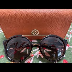 Tory Burch Sunnies
